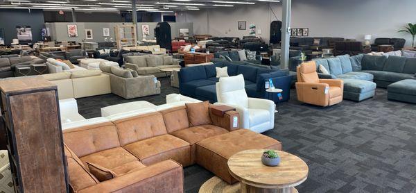 Wallaroo's Furniture and Mattresses