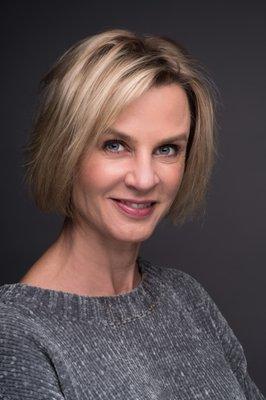 Let me be your guide to self-awareness & an energetic shift so that you can fully express who you are & how you want to be in this life.