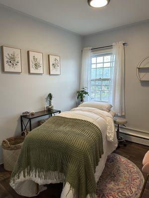 The treatment room is ready for you!