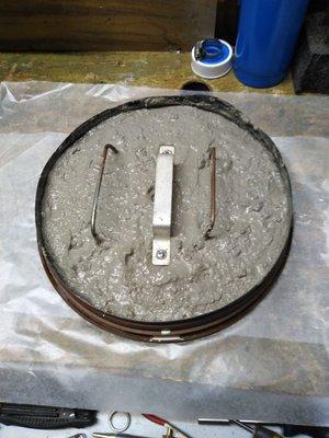 Casting a top for a Foundry