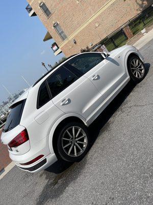 Curbside auto detailing