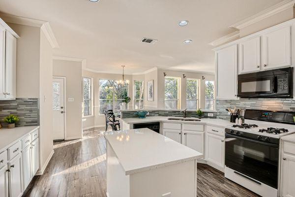 Jennipher Judge - Austin Area Real Estate Agent