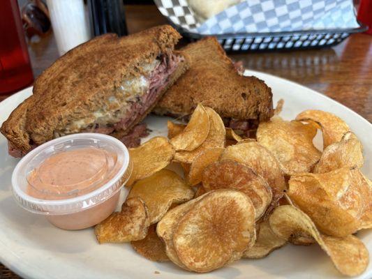 Reuben Sandwich with chips