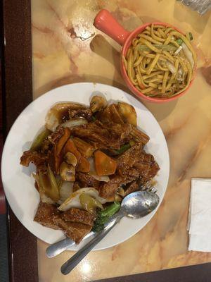 Vegetable lo mein in the small dish, and the sautéed mixed vegetables with bean curd (tofu) in garlic sauce