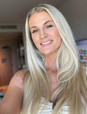 So excited to have my hair freshly done and my extensions moved up!!