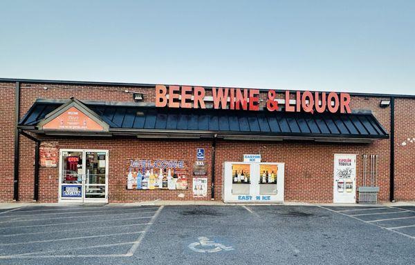 Exterior Store/ Plaza Photo