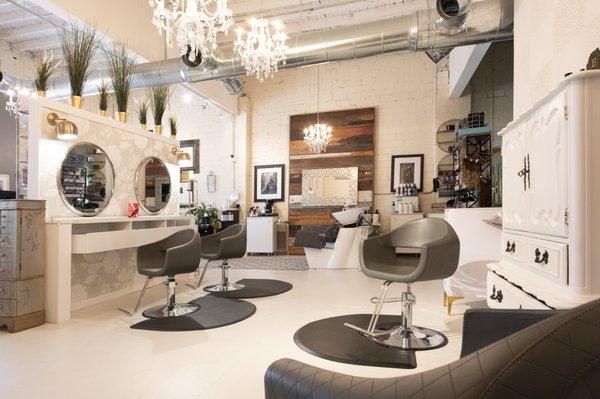 Salon Lenú Glamour Studio & Blowout Bar