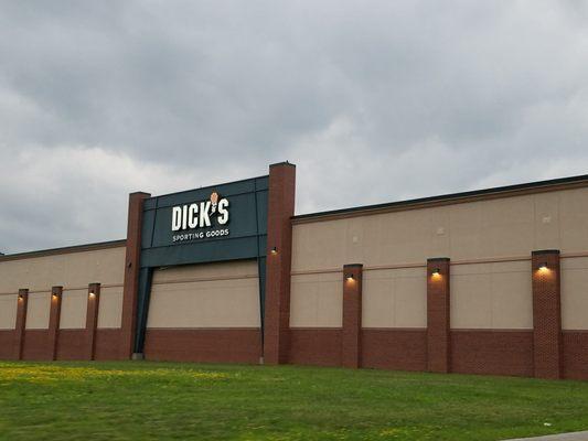 DICK'S Sporting Goods