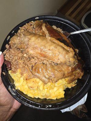 Mac n cheese rice barbecue wing