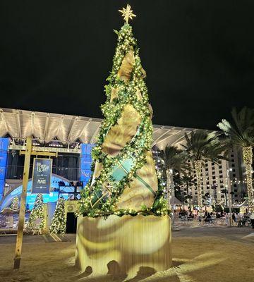 Unique and beautiful Christmas tree