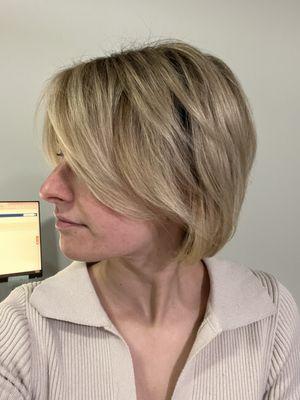 Quick wash and blowout 5 days before Christmas. Thank you!