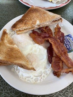 Break (2 eggs, meat, toast)