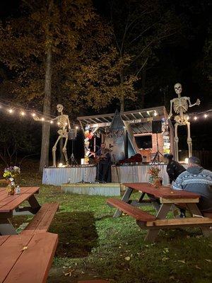 Main Stage (seating area)