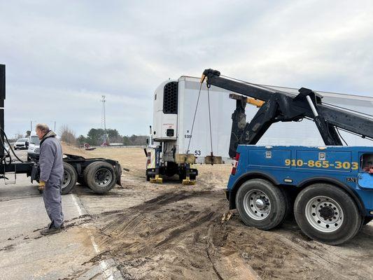 J&E Towing Recovery & Roadside Service