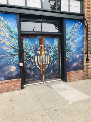 Birds flocking about a vessel.