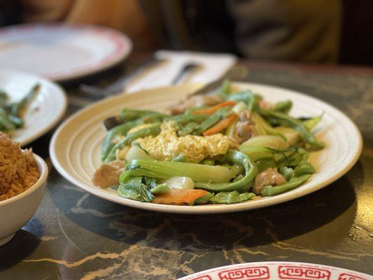 Pork barley green hand-shaven noodles