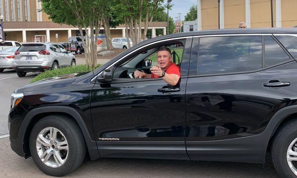 DM @ Tri-Star Energy (twice daily convenience stores) in downtown M'boro screaming rape threats @ a group of women & girls.