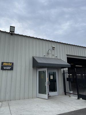 Wonderful place to rent a car! Great Toyota Avalon, very good service, clean, & ready to go! 12.922