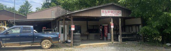 W & W Auto Parts and Towing