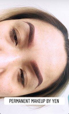 Ombré powder brows
