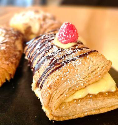 Roggenart European Bakery, Bistro & Cafe