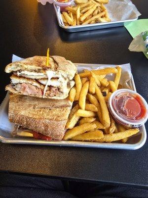 P24 - Chicken & Prosciutto Panini