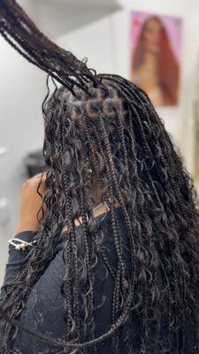 Maxi Express Hair Braiding