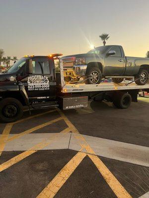 24/7 towing service available in your area.
