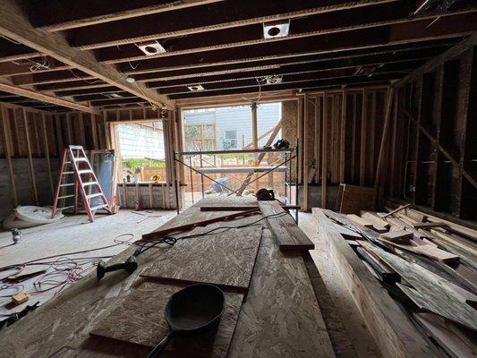 Tomas Calel Builders