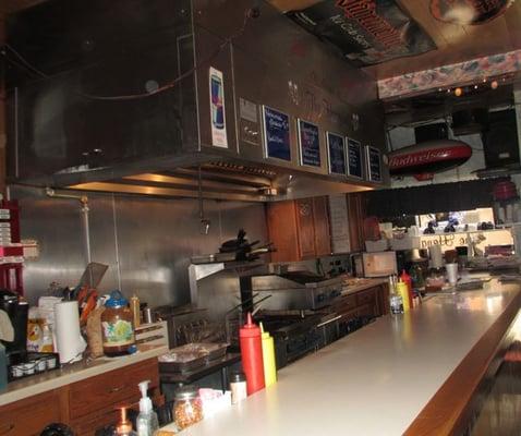 The very clean upfront grill.