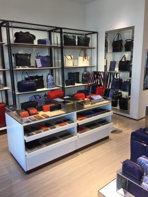 Tumi Store - Lynnfield MarketStreet