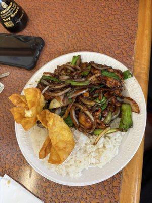 Mongolian Chicken with white rice lunch combo which comes with 2crab rangoons!