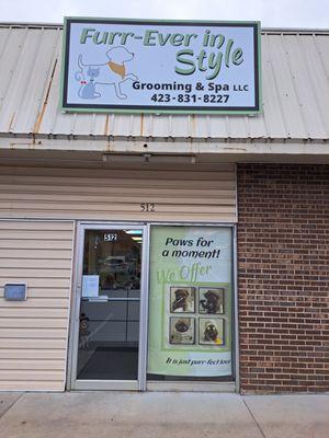 Outside of our Salon at 512 Justis Dr