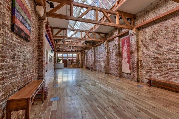 OM Rental Hall * Beautiful Walnut wood floors, 50ft long sky light.
