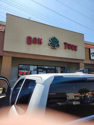 Oak Tree Liquor-Deli & Grill