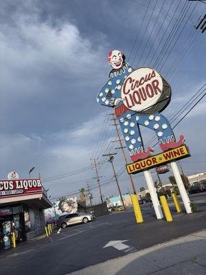 Circus Liquor