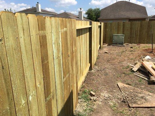 Neighbor friendly fence