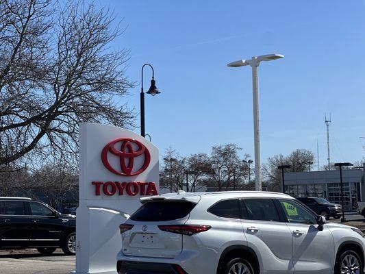 Umansky Toyota