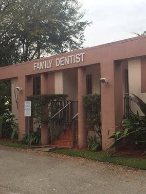 Family Dentist DDS
Dr. Jorge Perez DDS
305 267 8807