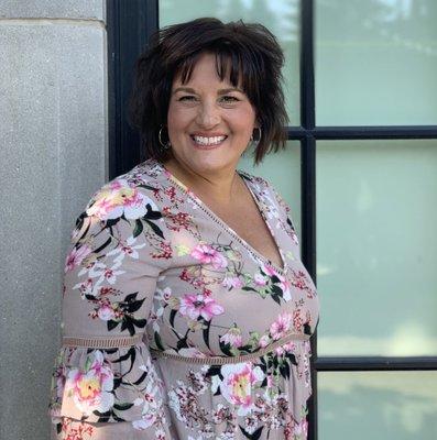 Kelly Thompson is a Clinical Social Worker and Advanced Life Coach. To learn more about Kelly visit www.kellythompsonlmsw.com