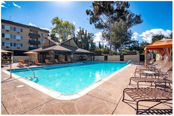 Ivanhoe Village Apartments