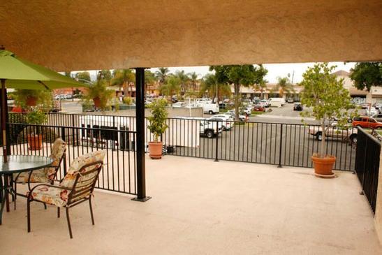 Emeritus At Casa Whittier