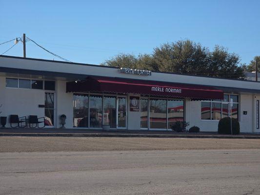 Merle Norman Cosmetics & Boutique
132 S Ridgeway Dr
Cleburne, TX 76033