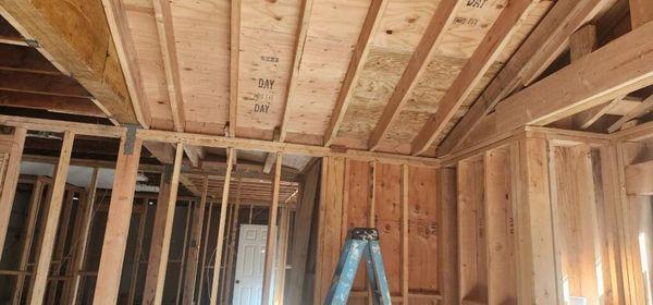 Regulo Burgos construcción