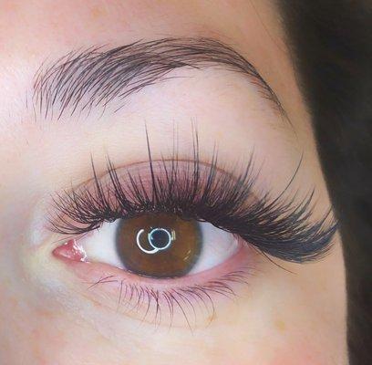Textured volume lashes by Lindsey