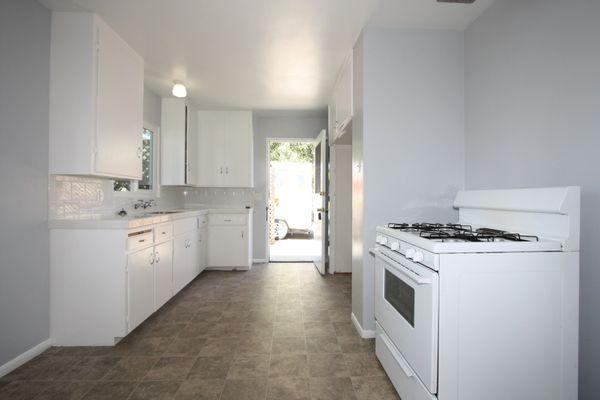 1570 N Allen Ave, Pasadena, CA 91104 Newly Renovated 2 Bed, 1 Bath Apartment in Pasadena!