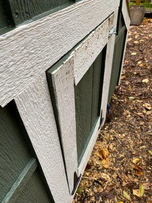 3 out of 4 corners are nice and flush.