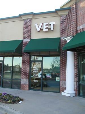 We are located in a shopping strip right beside Vinnys Pizza.