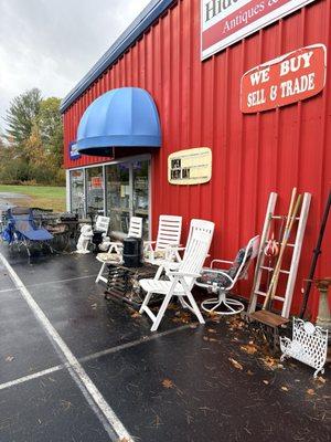 Hidden Treasures Antiques & Collectibles