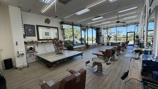 Urban Stylez - Florida's Vintage Barbershops™
CUT | SHAVE | STYLE™
Experience #UrbanBarbering at https://www.cutshavestyle.com